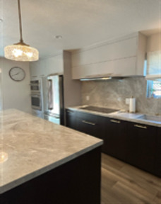 Kitchen peninsula, after renovation